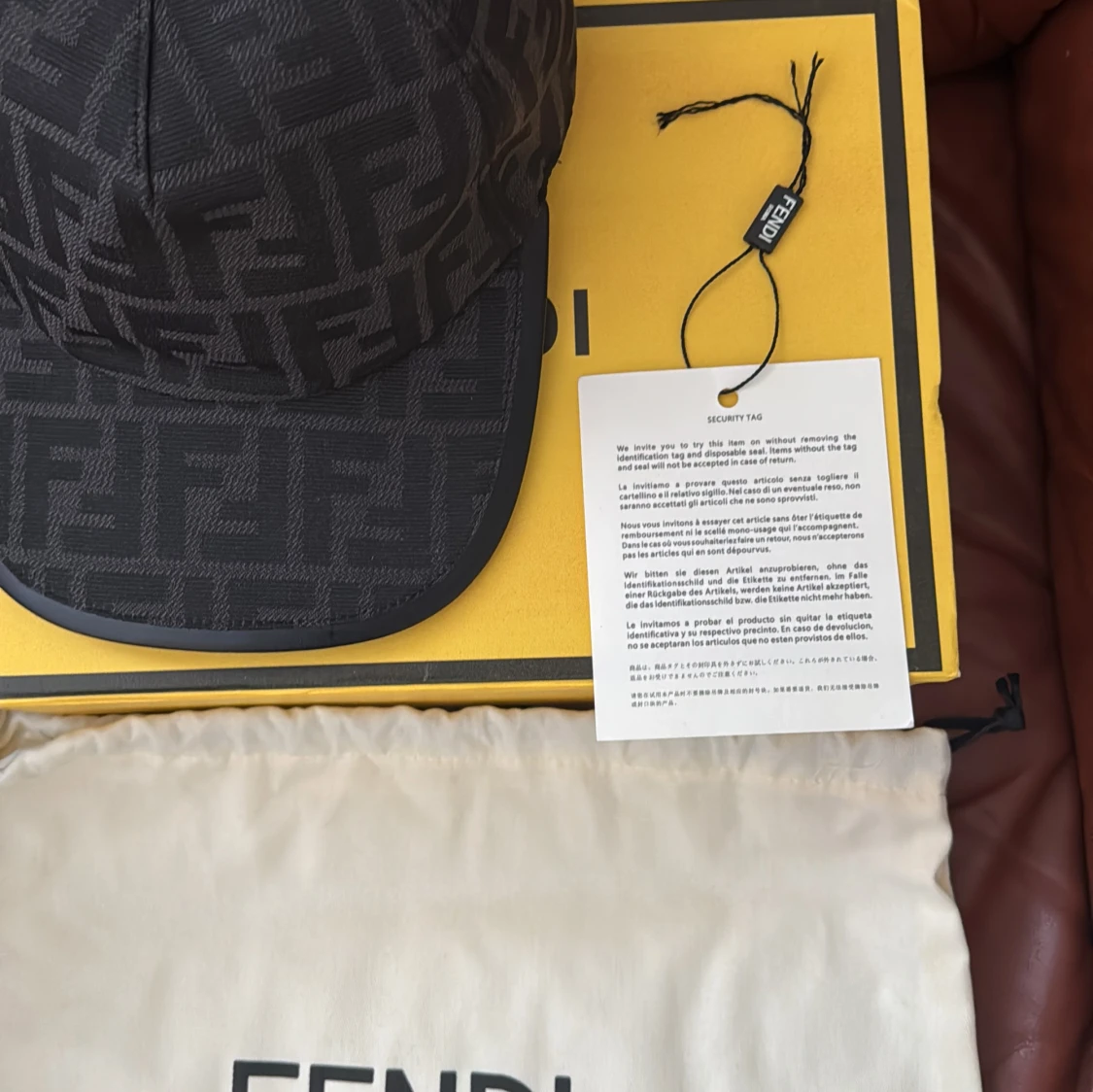 Svart keps från Fendi med monogram - 4