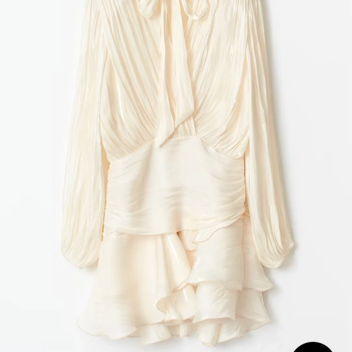 Vit volang klänning från gina tricot  - 3