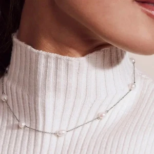 Silverhalsband med pärlor - original pris 500 välanvänt men bra skick ! Går att bada, ducsha och sånt me dö den tål vatten och är rostfri