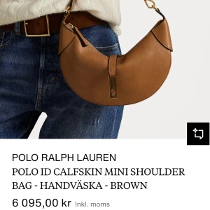 Väska Polo Ralph Lauren - Shoulder bag/ handväska från Ralph Lauren.  Nypris 6095:- Jättefint skick, några små skav, men inget som stör!