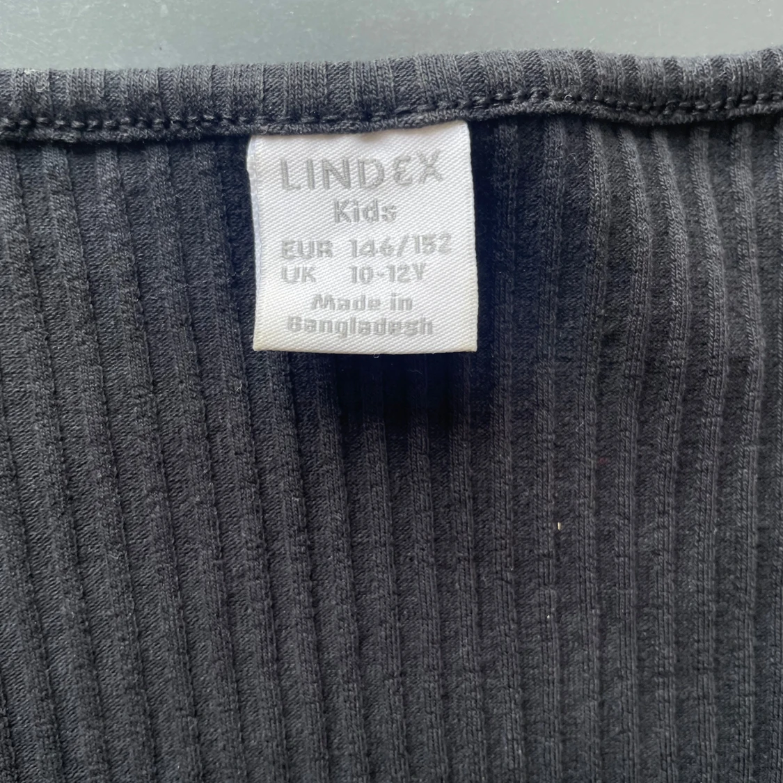 Svart ribbad knytblus från Lindex - 2