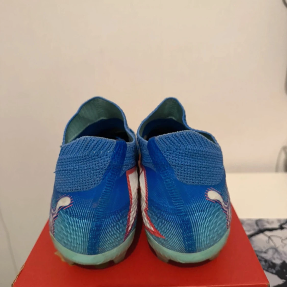 Blåa Puma fotbollsskor med snörning - 3