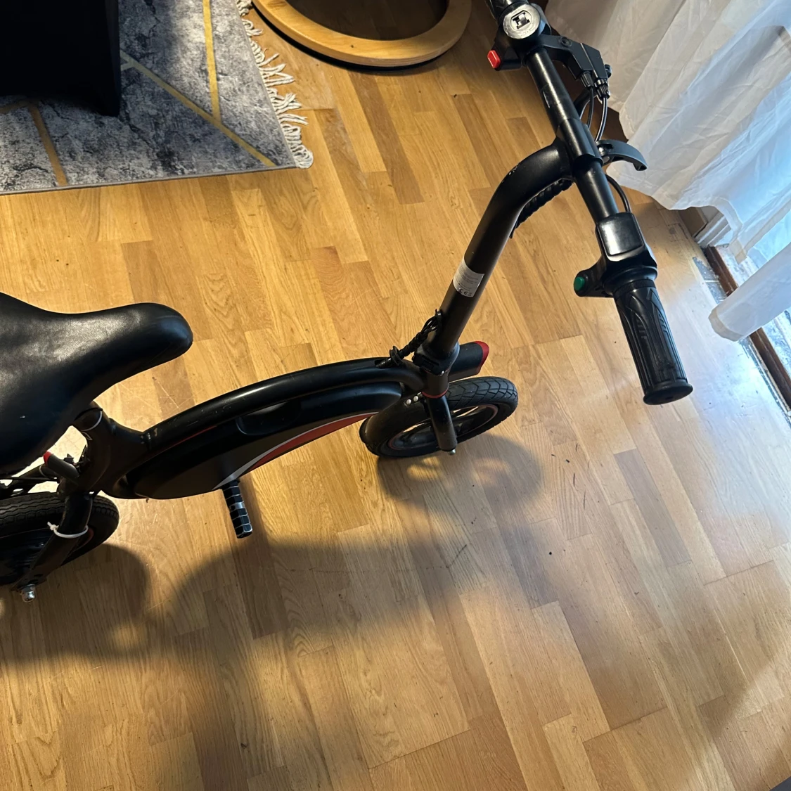 El scooter billigt för den behöver återvinning  - 1