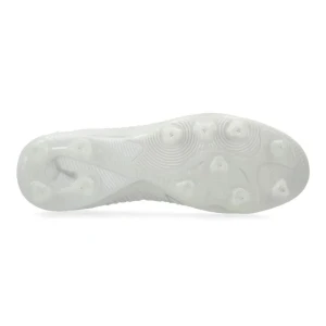 Vita fotbollsskor från Puma - PUMA FUTURE 8 ULTIMATE AG WHITE PACK - PUMA WHITE/MATTE SILVER i storlek 44,5. Helt oanvända