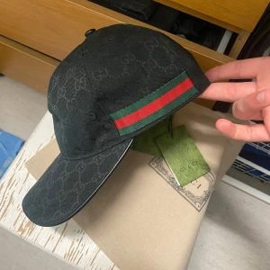 Gg keeps  - Säljer denna feta gg keepsen, du får med dust bag också.