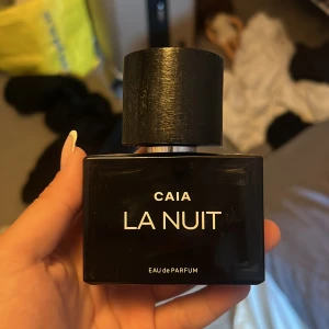 CAIA La Nuit Eau de Parfum - Parfym från caia. Använd max 3 ggr då jag inte tyckte doften passade mig