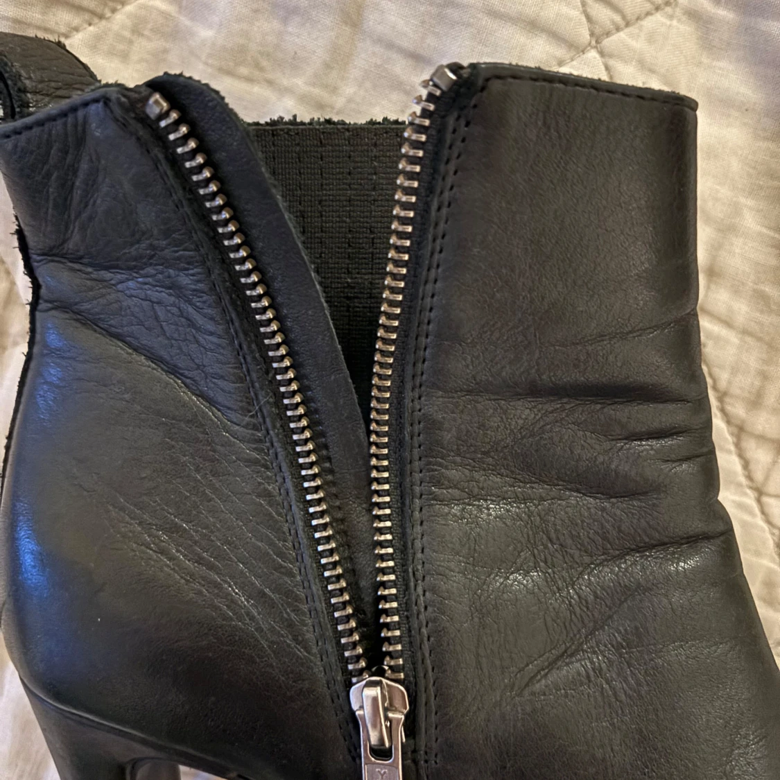 Svarta klackskor från Reschia, strl 39 - 3