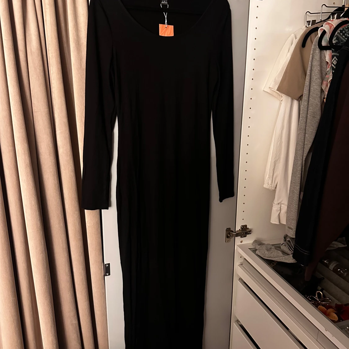 Svart långklänning från SHEIN