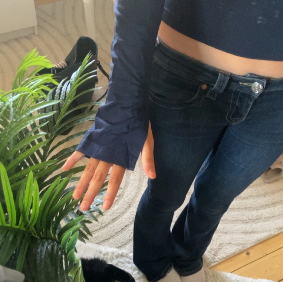 Mörkblå tajt långärmad topp - 2