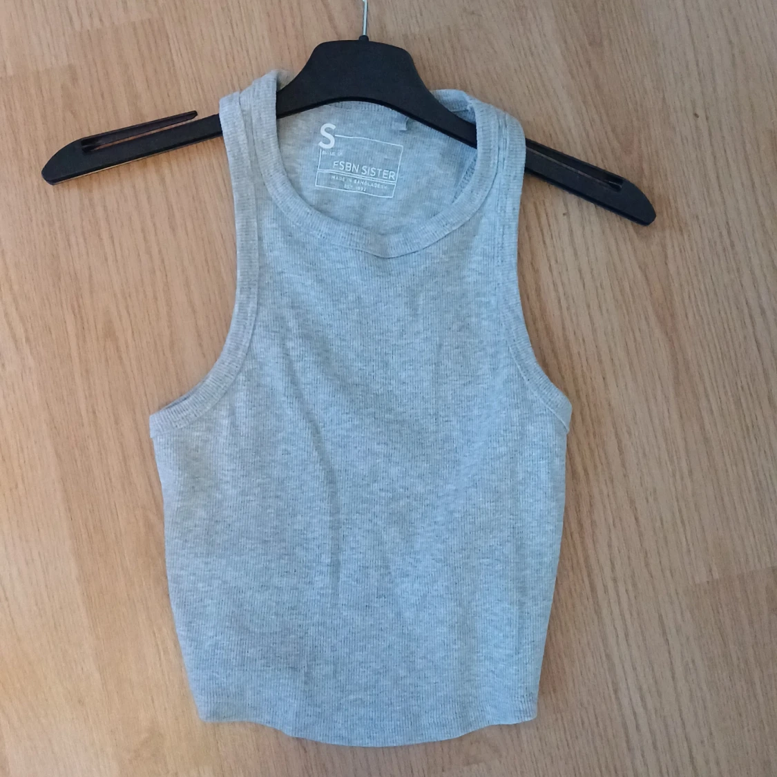 Grå ribbad linnetopp från FSBN Sister - 4