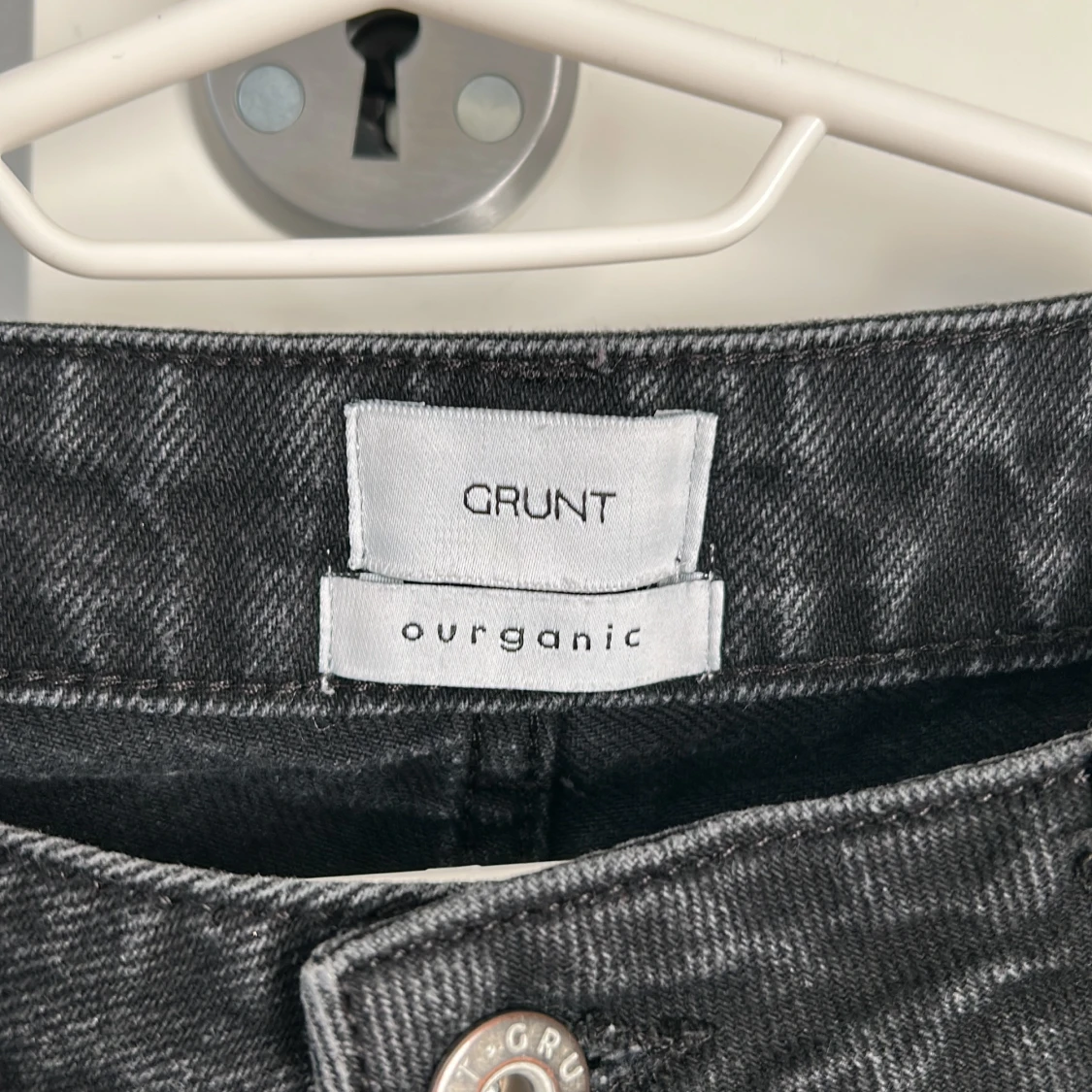 Svarta jeans från Grunt - 2