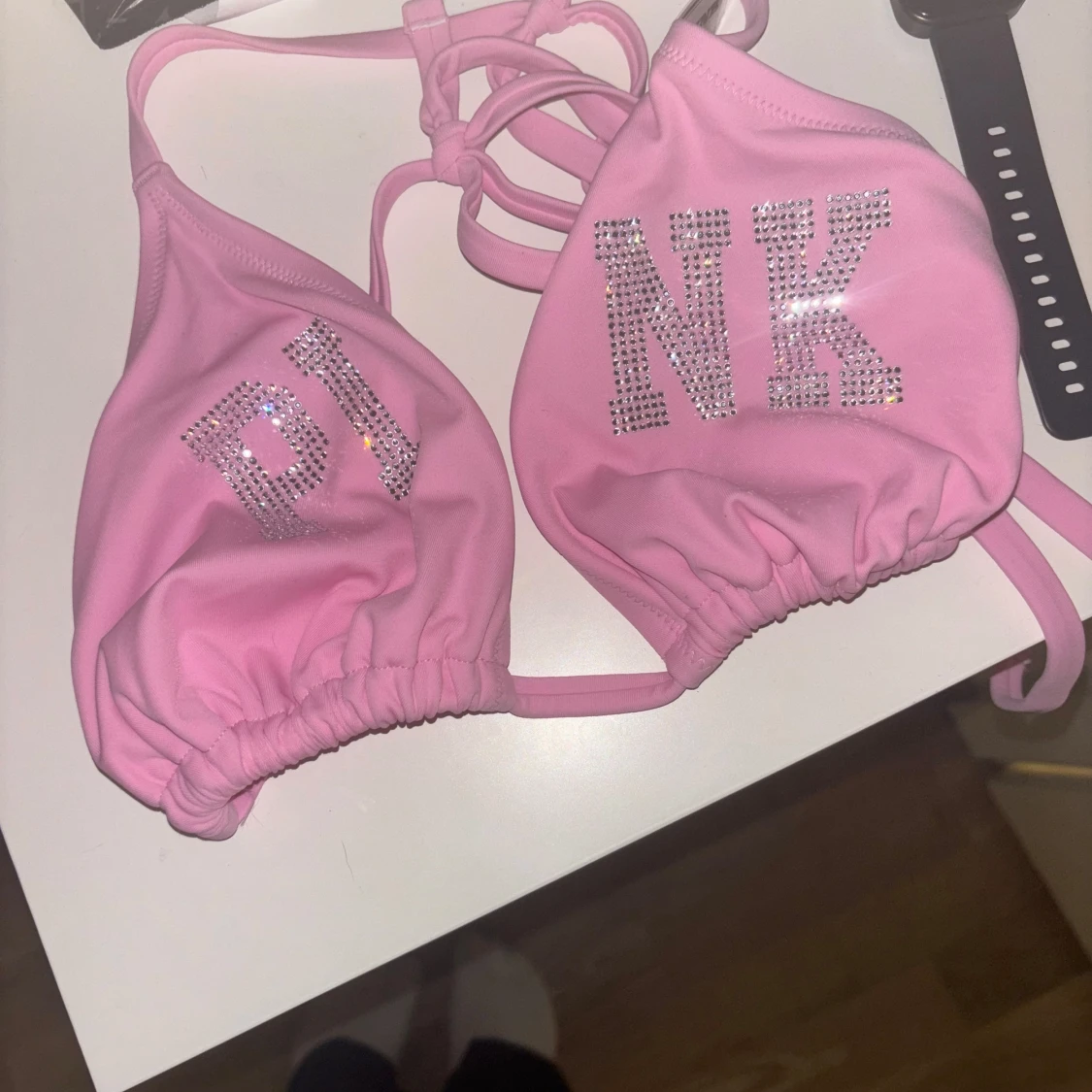 Rosa bikiniöverdel med strassdetaljer - 2