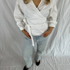Vit omlott blus - Vit omlott blus!