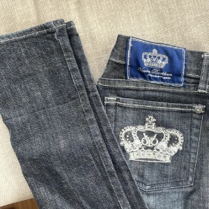 Victoria Beckham jeans  - Snygga jeans från Victoria Beckham. Endast höga bud. Skinny med tight passform 