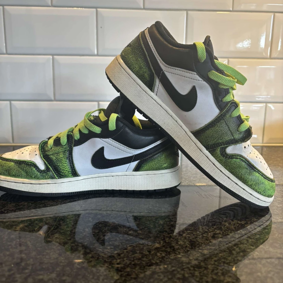 Nike sneakers i grönt och vitt - 1