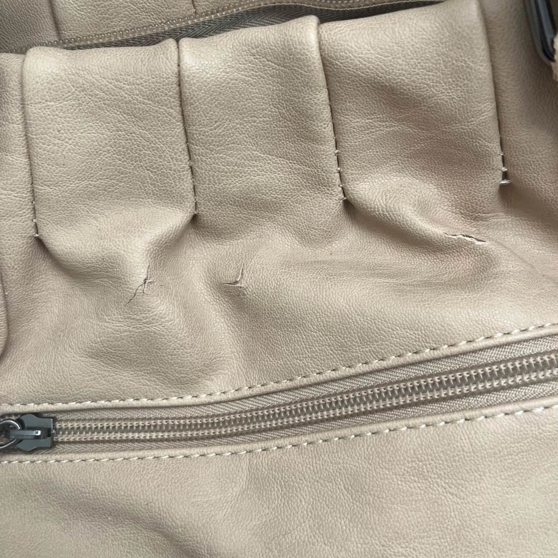 Beige axelväska med dragkedja - 2