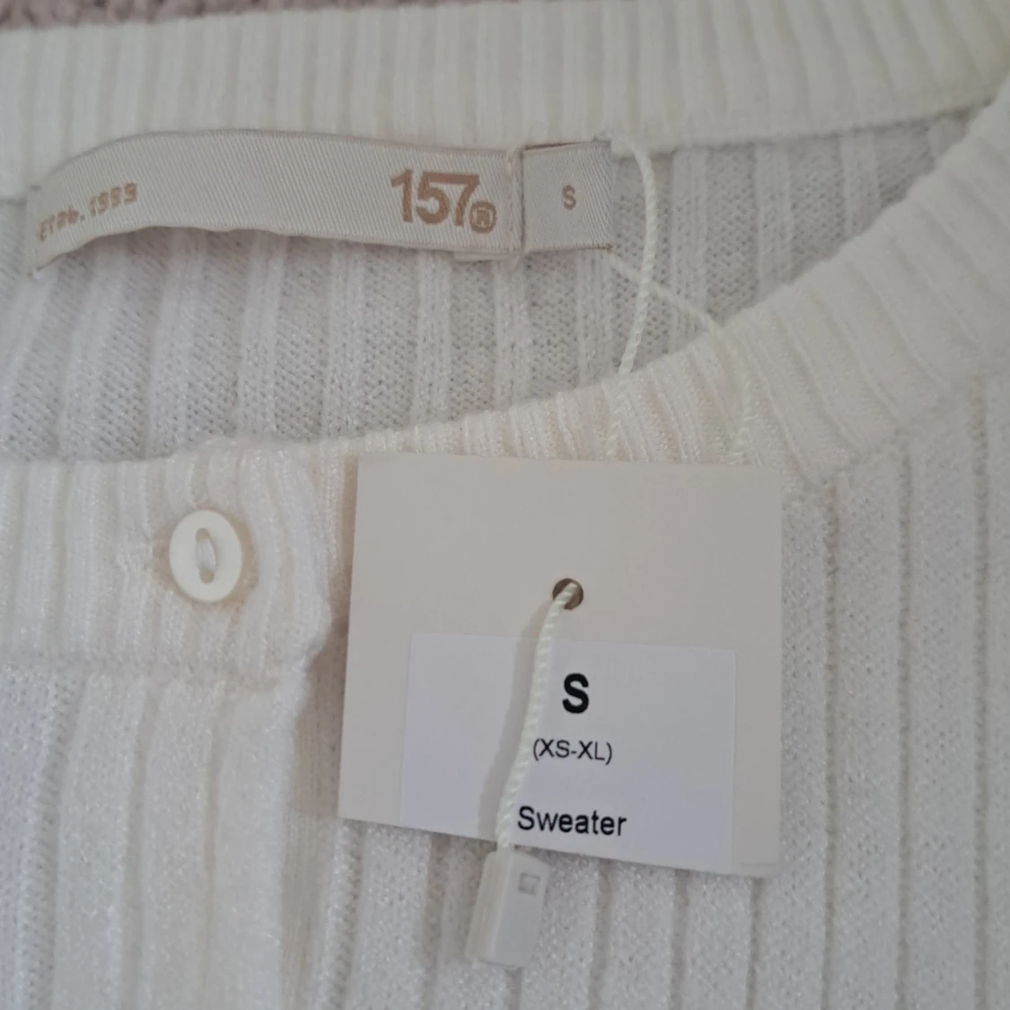 Vit ribbad kofta från 157 - 1