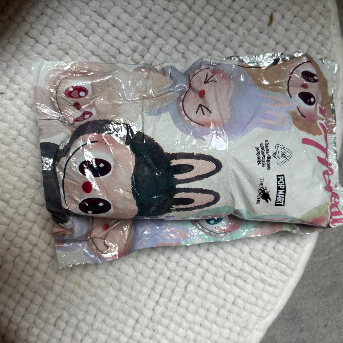 Pop Mart labubu oöppnad 