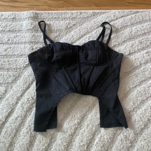 Black corset top - Använt 1 gång