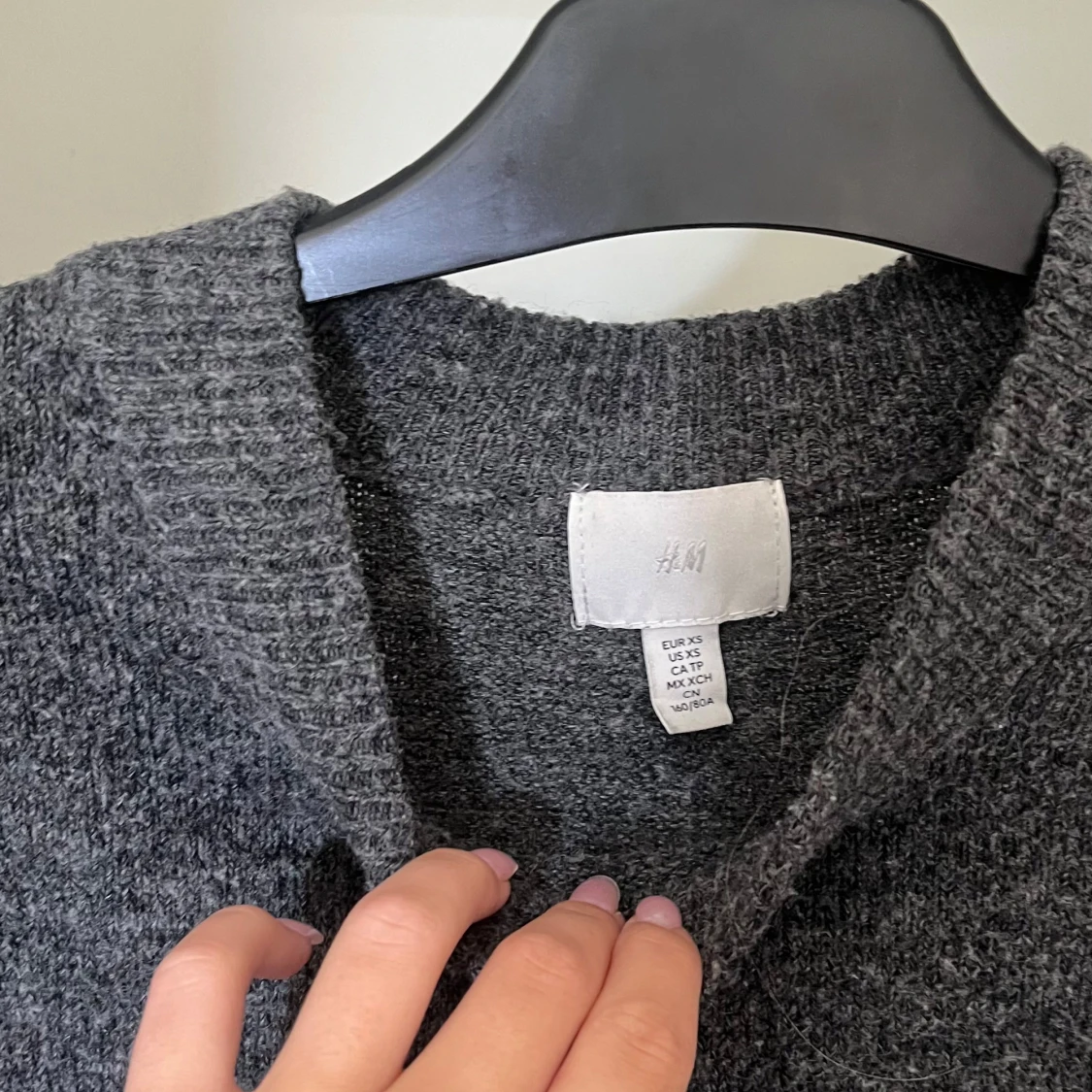 Mörkgrå stickad tröja från H&M - 1