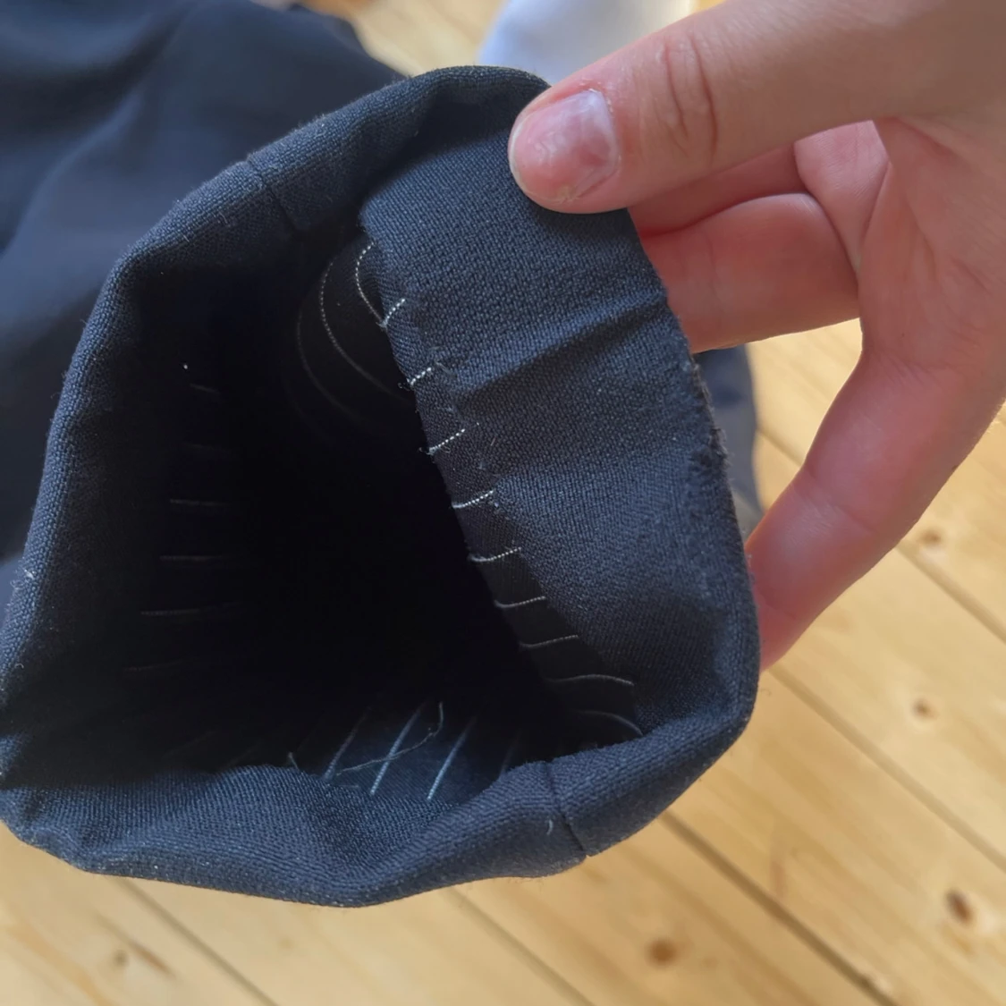 Svarta byxor med dragsko från New Fashion - 3