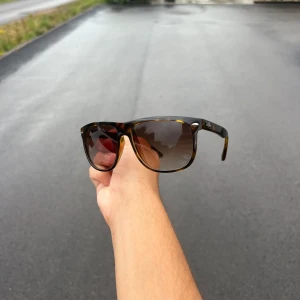 Rayban boyfriend glasögon  - As feta glajor i toppskick, priset kan diskuteras, storlek S 