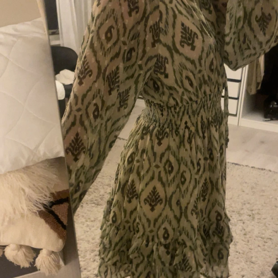 Grönmönstrad kortklänning från Zara - 1