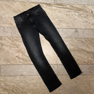 Nudie jeans  - Sköna Nudie jeans i sy 29/32! Hör av dig vid ytterligare frågor och följ för mer! 