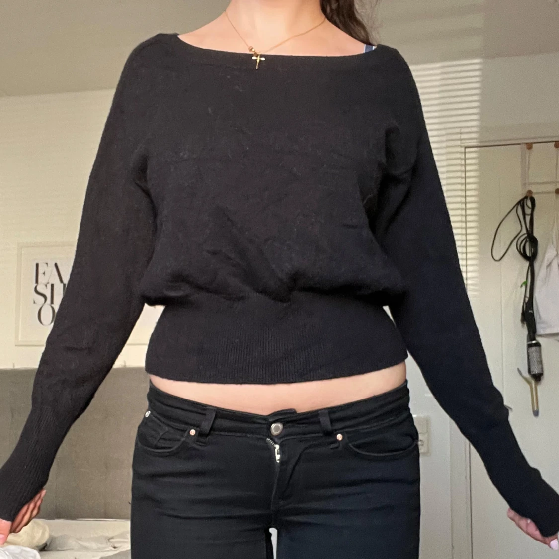 Svart stickad tröja