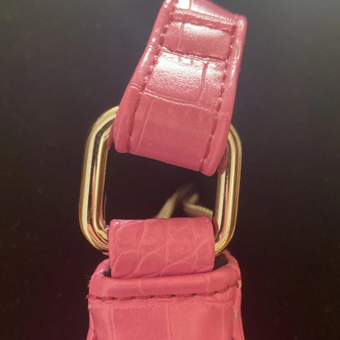 Rosa axelväska i croco-imitation - 2