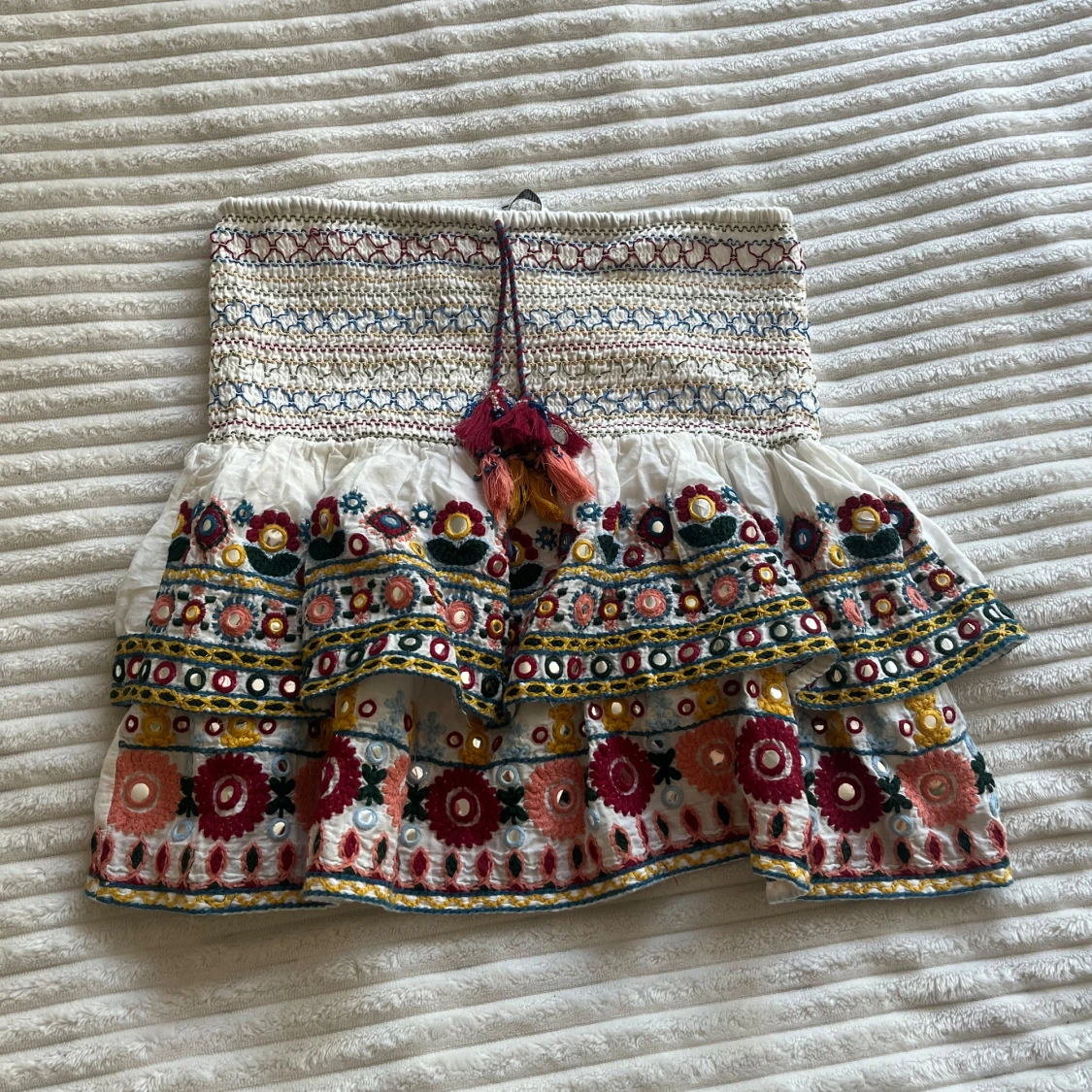 Broderad kortkjol från Zara XS