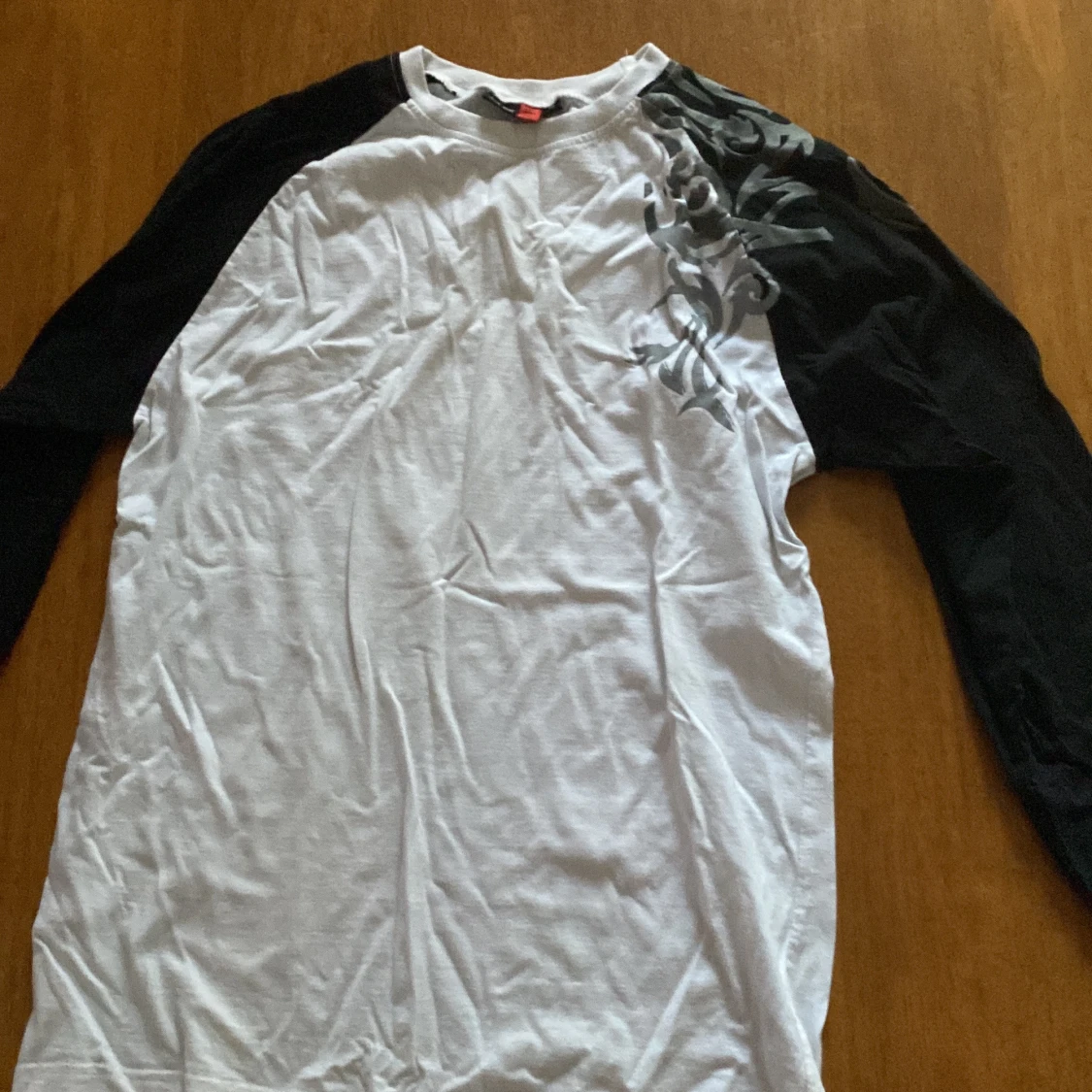 Svartvit långärmad tröja One Way