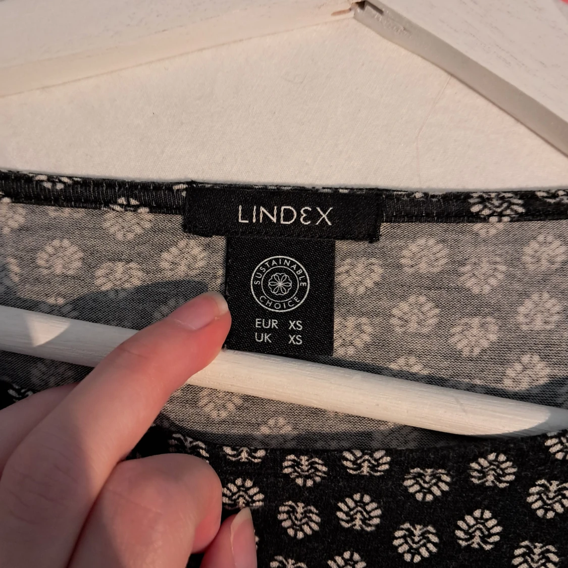 Svartvit blommig klänning Lindex XS - 3