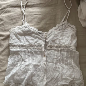 Vitt linne - Jättegulligt Linna från Zara som tyvärr är för litet för mig🙌🏼🩷