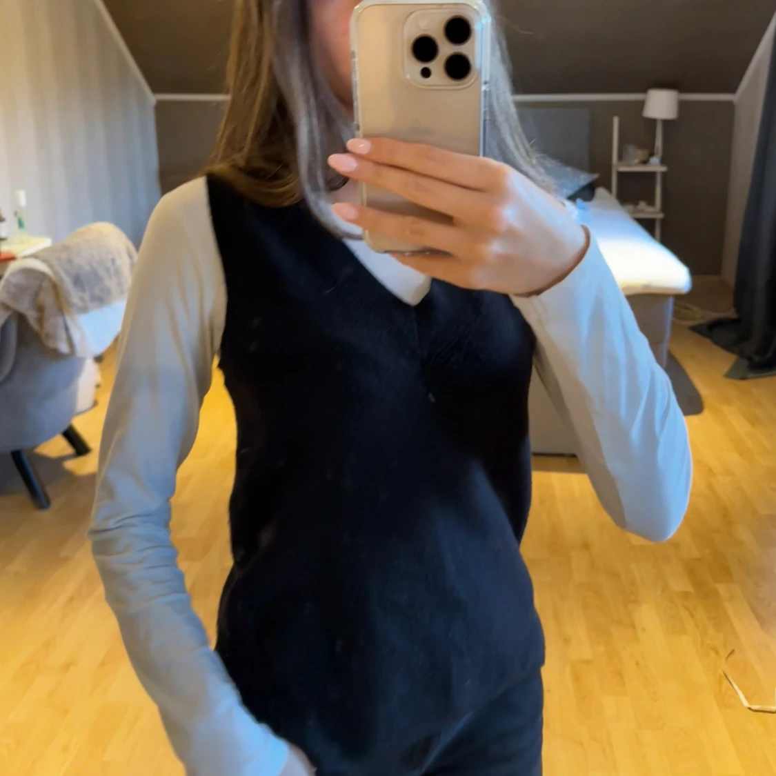 Svart stickad väst från Vila - 1