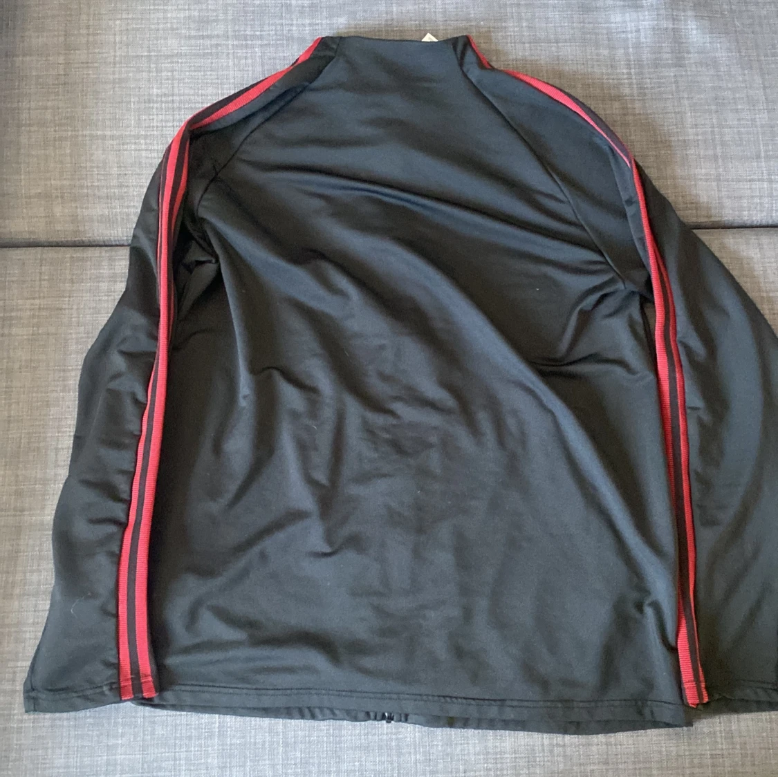 Svart träningsjacka från Adidas - 1