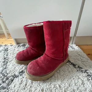 Röda uggs - Sköna inuti