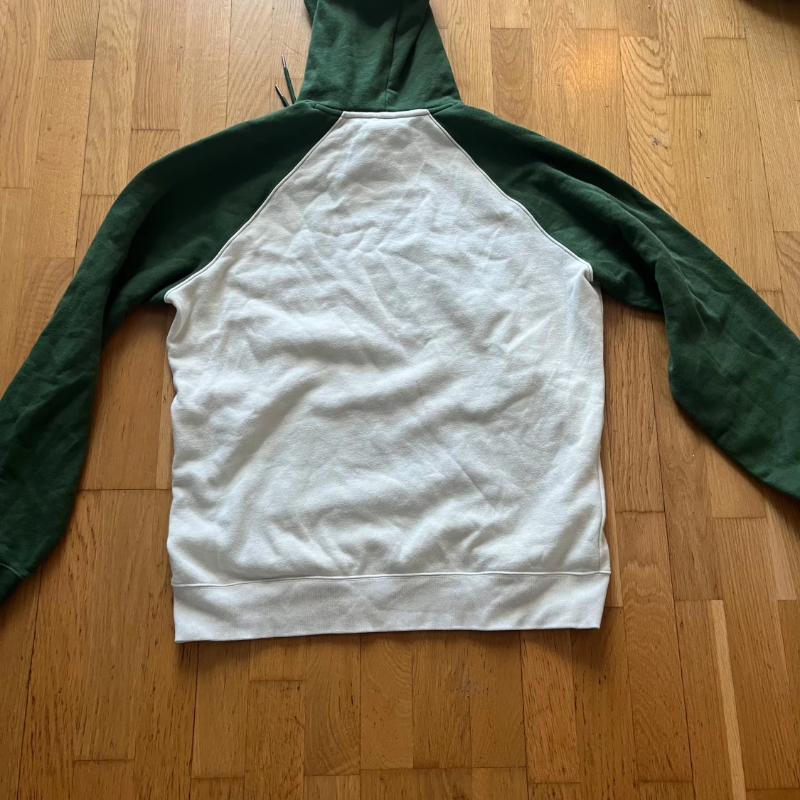 Grön och vit hoodie från Champion - 1