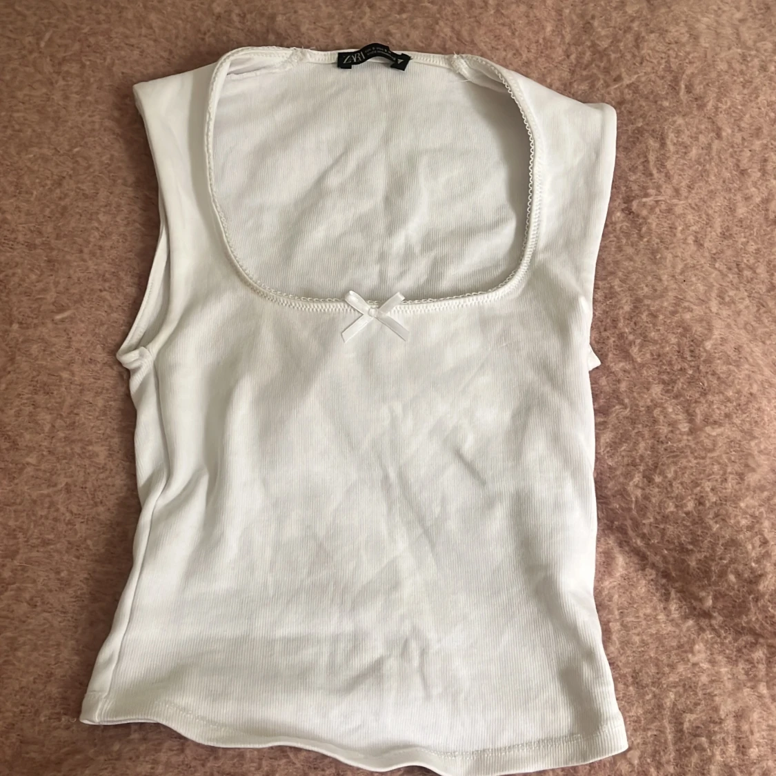 Vit ribbad linnetopp från Zara - 1