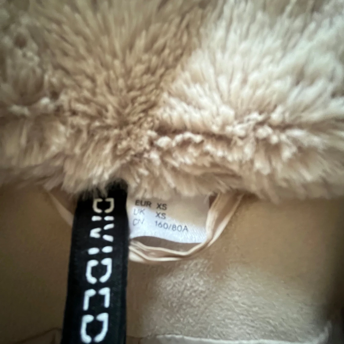 Beige teddyjacka från H&M - 2