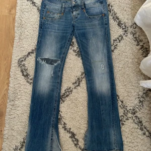 Lågmidjade jeans - Såå snygga jeans med låg midja😍☺️❤️ se bilder för mått