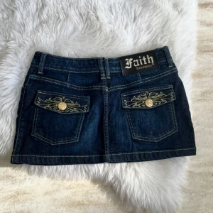 Mini skirt - Denim kjol från märket faith connection 💞 mått: midja.37cm längd: 27