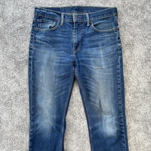 Levis 511 - Storlek 32/34 men sitter som 31/32. Mycket bra skick. Pris går att diskutera.