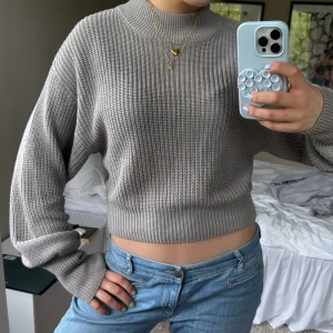 Cool tröja - Cool och unik stickad, croppad tröja från nakd! Jag är s💞