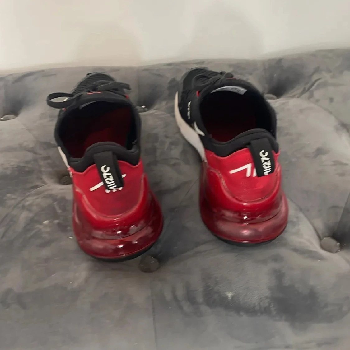 Röda/svarta 270  - 2