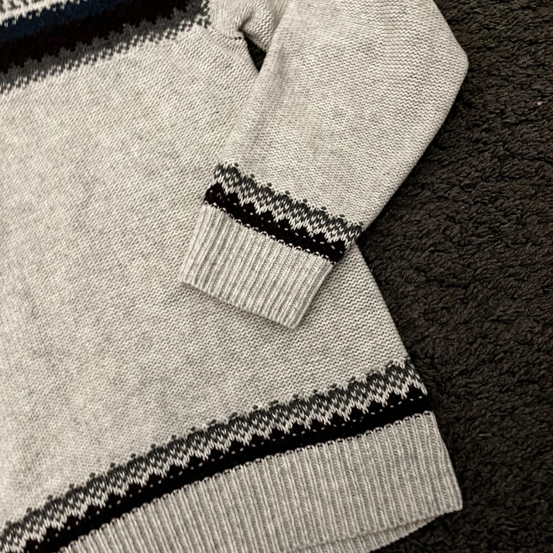 Stickad hoodie med mönster  - 2