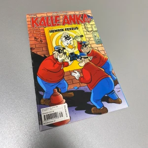 Kalle anka tidning - Säljer denna Kalle Anka tidning, nr 39 med specialdelen med Henrik Fexeus. Tidningen är cirka 50 sidor och är perfekt sommarläsning! 15kr.   Finns att hämta i Göteborg eller kan skickas. Se gärna fler annonser för samköp. 