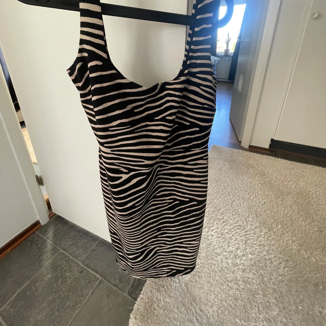 Zebramönstrad klänning från H&M - 1