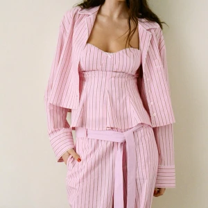 Söker!!! - !!!SÖKER!! detta sett från Zara helst toppen!! I xs på toppen (s funkar) och xs i byxorna 