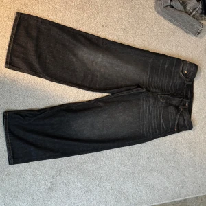 Astro jeans från weekday - Astro jeans från weekday i storlek 28/32